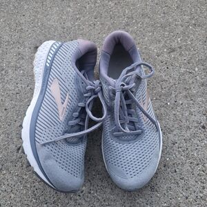 Women's Gray and Pink Running Shoes